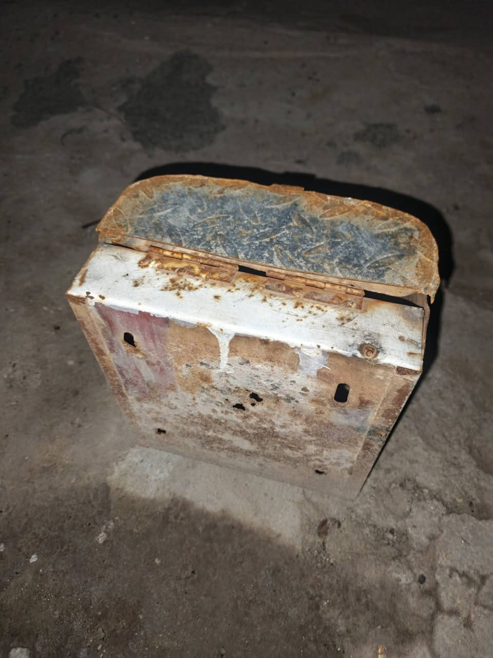 السلام عليكم صندوك مال 14 وستيله وطوكه وشبجه مال لايت امامي البيع الشراي يجي خاص


**إذا كنت صاحب هذا الإعلان وتريد حذفه لأي سبب، رجاءا أرسل رسالة إلى الدعم الفني**