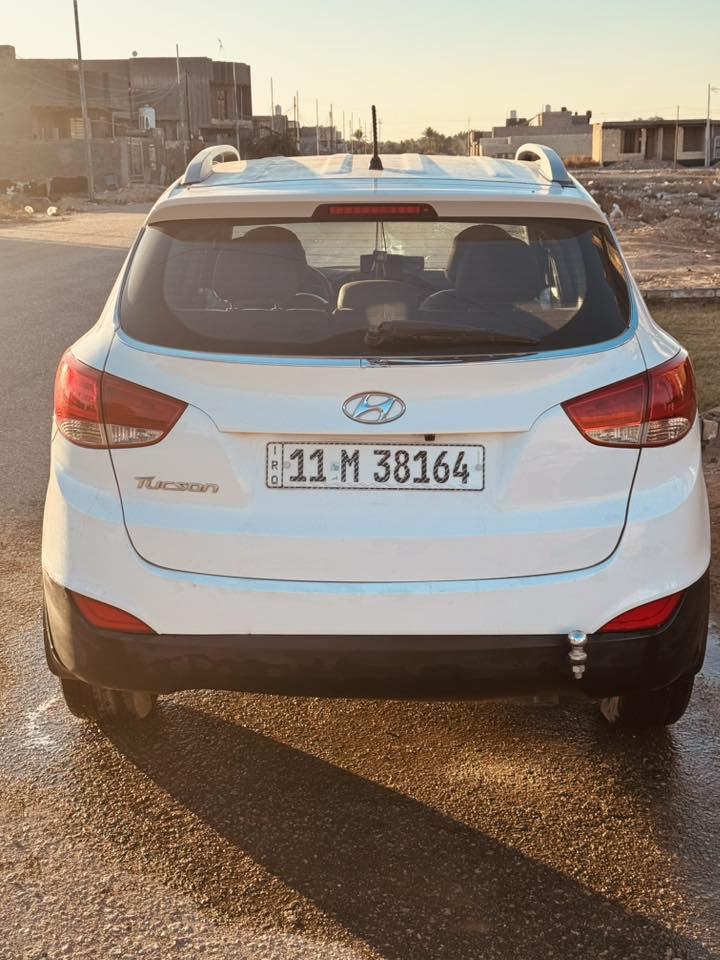 السلام عليكم توسان خليجي موديل 2015 كير ومكينه شركه تبريد قطعتين رقم بغداد إنكليزي باسمي هزه جديده تحويل بنفس اليوم سياره جاهزه من كلشي  بيها قطعه وحده رش بدون دواخل ماشيه 191 وقابل للزياده وبلخير للياخذها لان سياره جديده معروضه 150 وبيها مجال حك الجيه مكاني حله للاستفسار ***********
