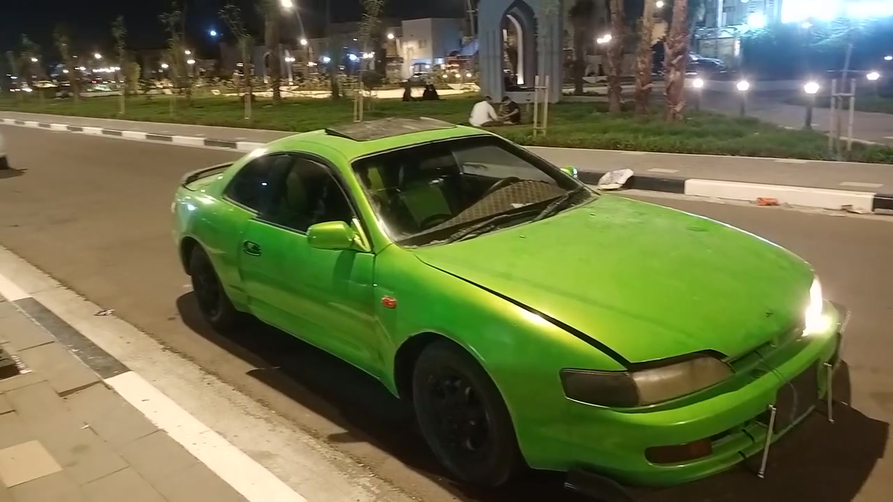 كورلا موديل 1994 رياضي تك باب 
مكينة كامري ابو جف محور بيه خيط تبخير فقط 
گير اوتماتيك كفاله سياره ناعمه ومرتبه حداديه نظيفه راديتر جديد 
وشكلها احلى من الصور  رقمها وراعيها ب واسط    السعر 27 وبيه مجال للشراي . 
مكاني البصرة _الموفقية 
***********
