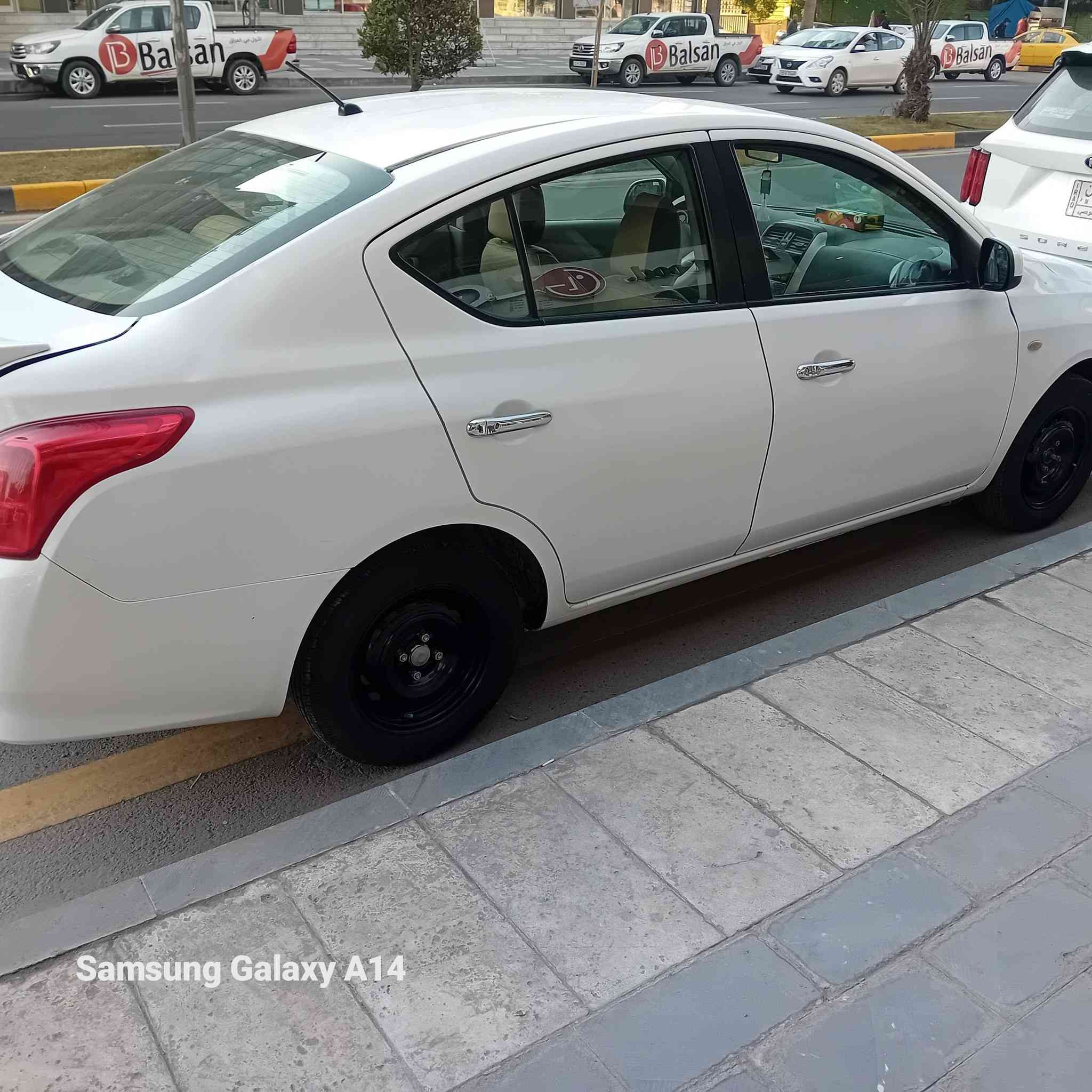 سلام عليكم نيسان سني هندي بليته زرك
موديل 2018 سعر  88 رقم ***********
