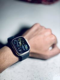 متوفر لدينا ساعات واكسسوارات وهدايه واجهزه للاستفسار واتساب فقط0771325...