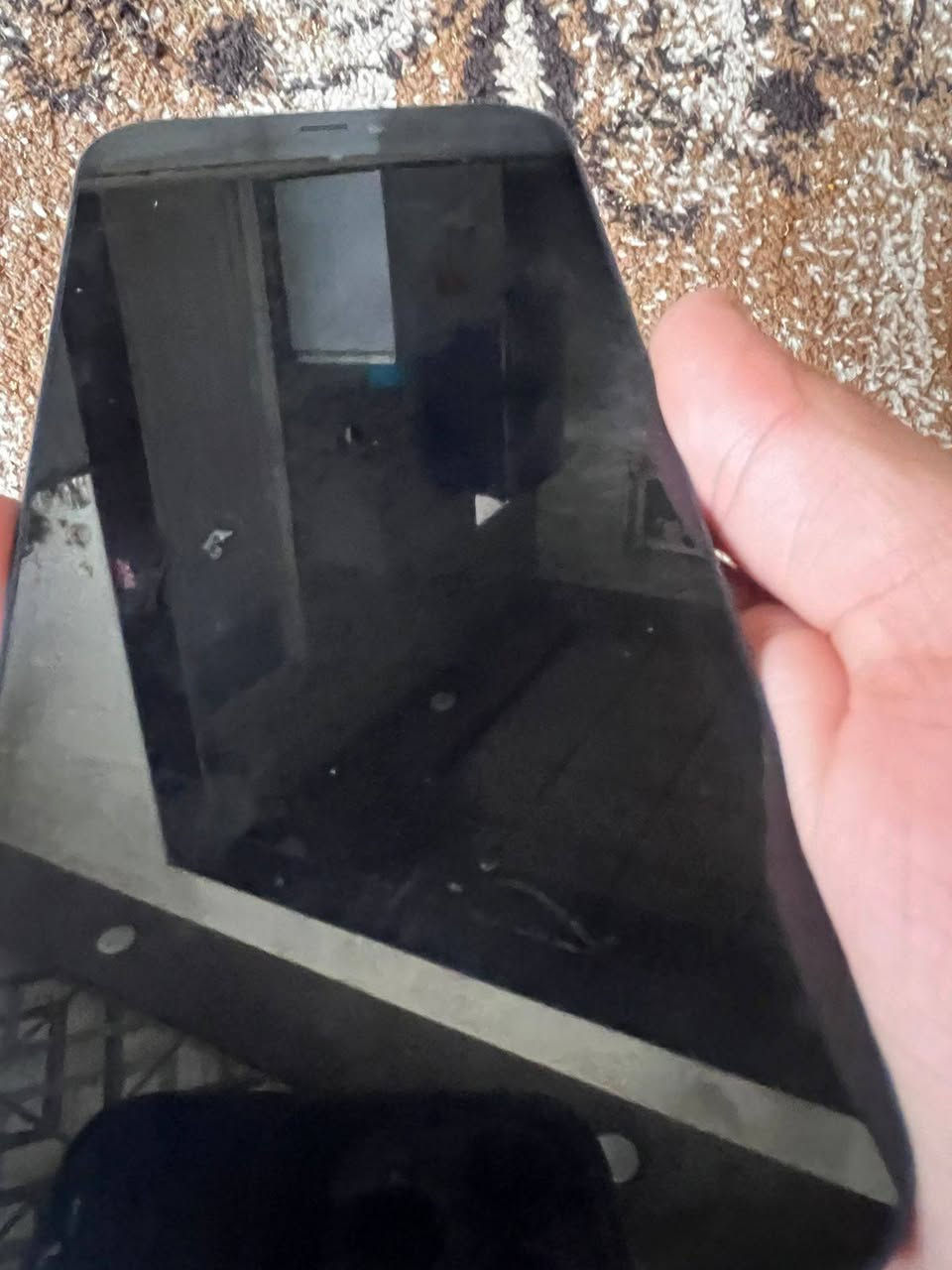 جهاز ايفون 12 عادي نضيف مكفول لبطاريه 77 الذاكره 128 مامفتوح ولا داخل تصليح كامرته تخبل وع الفحص المكان نجف رقم موبيل ***********
سعره 300 وبيه مجال الجهاز كلش نضيف شاصي شخط مابيه
