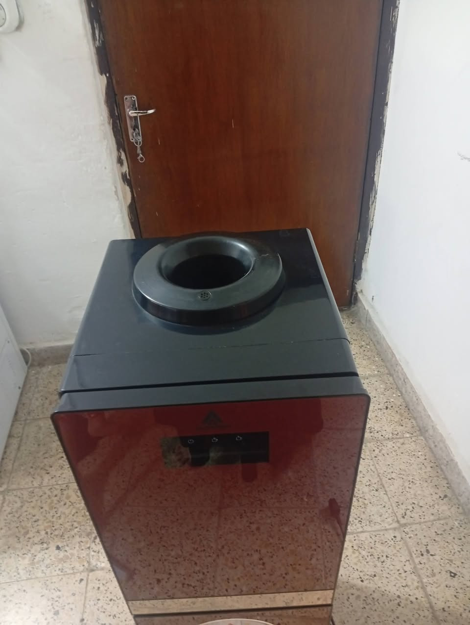 السلام عليكم هذا براد الحافظ مستعجل على بيعته 125 وبي مجال بسيط وهذا رقمي يلي يحب يتواصل وياي ***********

