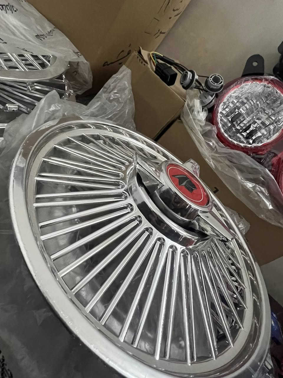 السلام عليكم شباب
هذني غراض اشتريتهن لسيارتي وتالي بعتها وماشديتهن 
قيم واخذهن  
مازدات 2007 الى 2019
بك لايت 
كبات عاديه
بروجكترات


**إذا كنت صاحب هذا الإعلان وتريد حذفه لأي سبب، رجاءا أرسل رسالة إلى الدعم الفني**