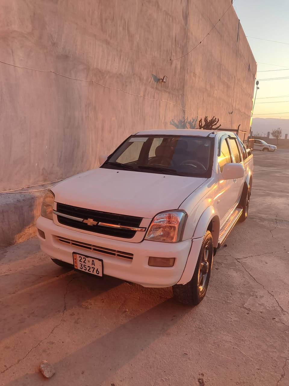 پیکاب شوفرلیت٢٠٠٤
پیکاب دەبل قەمەرە  دەبل اکسل رەقەم هەولیر سەنەوی رەقەمی نويیە گیر و مەکینەو ئەکسلی بەشەرتە سەیارەکە جەند پارجەیەکی و سەقفی پەمپە بەبێ لیدران سەیارەکە موزایدەی پۆلیسیە 
نرخی٦٧$کەمیک مجال
***********
بیکاب دبل  قمرە و دبل اکسل رقم وسنویە جدیدە  رقم اربیل گیر محرک کل بشرط
