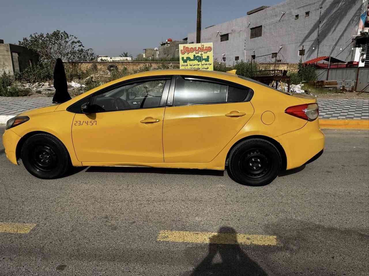 (كيا فورتي 2014)
السيارة بوضع ممتاز وجاهزة للعمل

 المحرك: 1800 دوش (مكفول)
 الكير: مكفول
 الحدادية: جديدة بالكامل (تحتاج فقط دبلات)
تبريد ثلج ❄️ 
 منظومة غاز إيطالية
 الرقم: بغداد، السيارة باسمي وتحويل مباشر.

تفاصيل الحادث:
البنيد مبدل بلادي، والجاملغ الخلفي بيه طخة بسيطة (صارت عندي) وبدون أي دخول للداخل (الدواخل كلها سليمة ومكفولة).
 السعر ٩٨ بيها مجال للطيبين
 مكان التواجد[ديالى بعقوبة ]
 رقم الهاتف: [***********]
