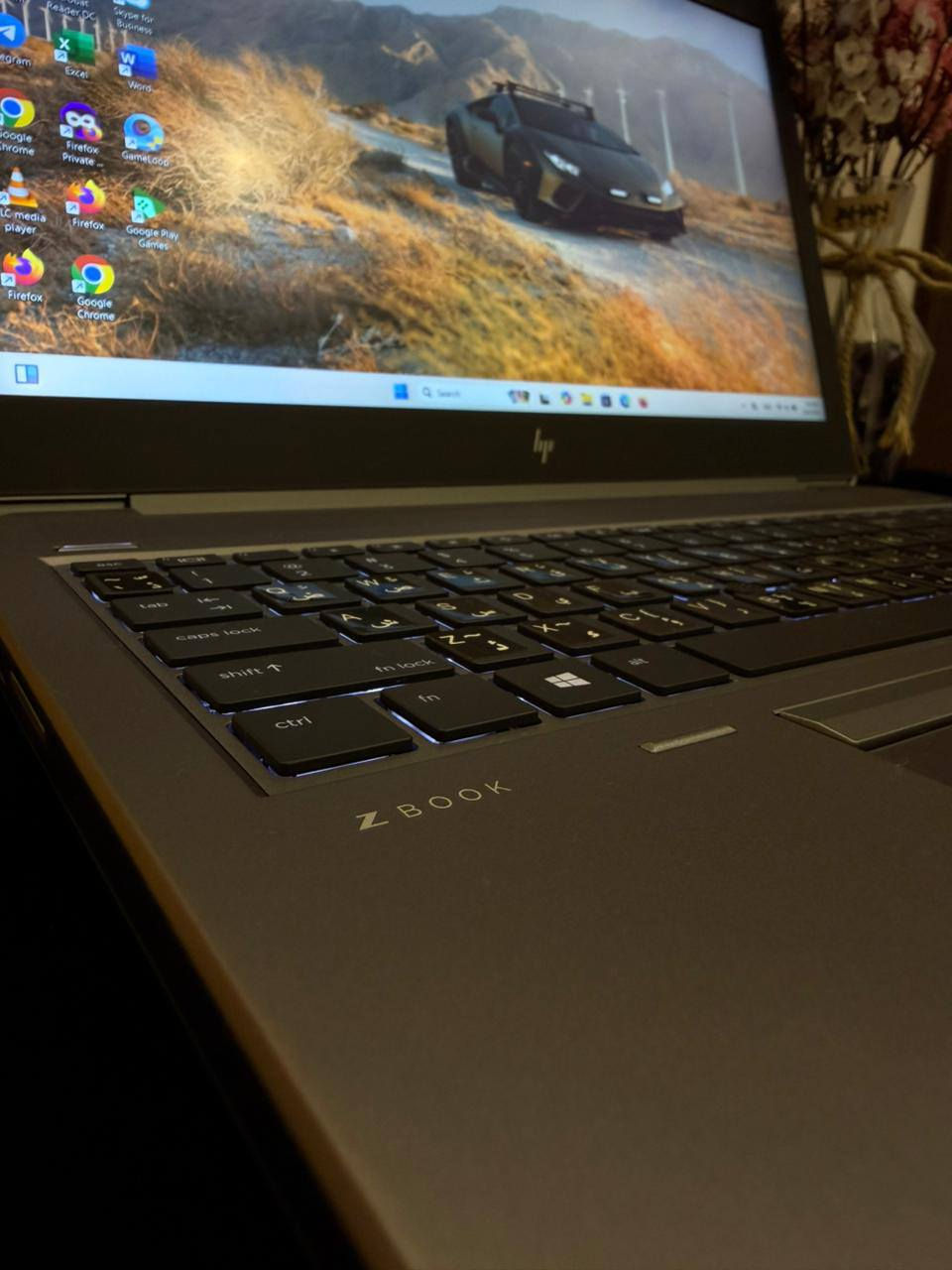 Hp zbook 15 g5
i7-8850H
32GB DDR4 RAM 
NVIDIA QUADRO P1000 4GB
512GB SSD M.2
15.6 FHD
فول نظافه
ضمان 10 ايام من اي خلل استبدال 
599 الف واصل ( سعر ثابت )
شامل ملحقات
توصيل جميع محافظات العراق 
تواصل واتس : ***********
