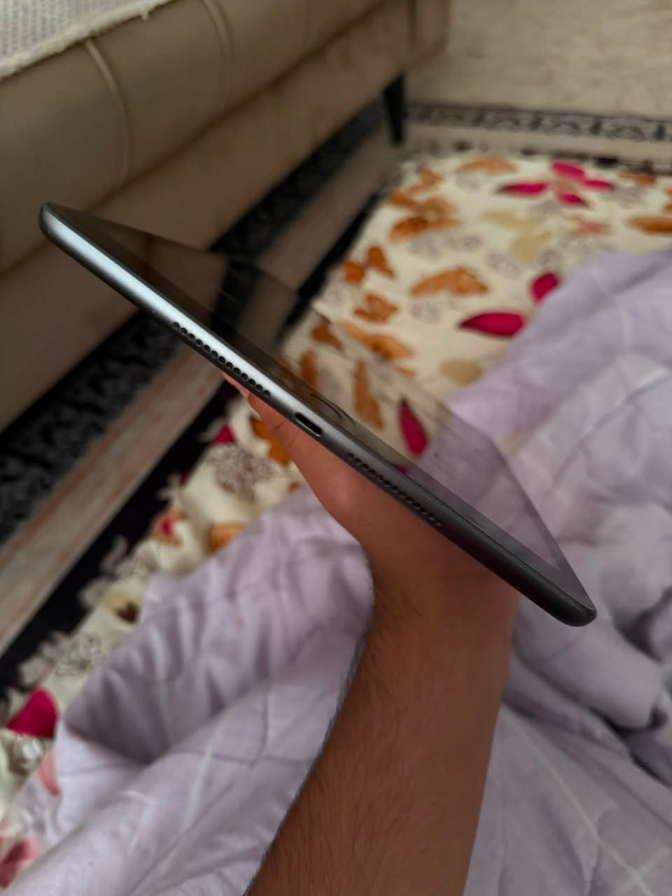 السلام عليكم ايباد 9 ذاكر 64 الايباد سابقاً استعمال لل ببجي الايباد نضيف كامل ملحقاته شاحنه مالته الاصليه كامله وكارتونته الايباد نضيف ب 230 بي مجال 
***********
