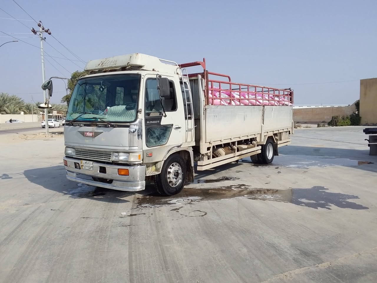 السلام عليكم هينو طيره للبيع مكينه 70عادي لاتنقيص ولا تبخير طول ٦وربع ابلادي سياره مكفوله كفاله عامه سياره جاهزه مكاني كربلاء اطوريج استفسار عل رقم ***********
