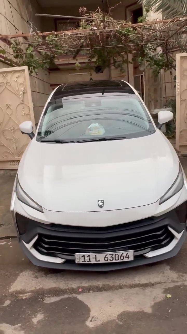 سيارة دونغ فينغ هايبرد- الشكل الرياضي شبيه البورش
DONGFENG T5 EVO
السيارة الآن ماشية 7000 فقط.. وبيها طخه بسيطة فقط فطر بالدعامية الخلفية ومعالج ومصبوغ الفطر فقط وليس كل الدعامية
السعر: 26000000 مليون عراقي
هاتف: ***********

ضمان من وكالة ليث العبيدي 
(كير ومحرك) 6 سنوات
(وبطاريات الليثيوم) 8 سنوات

المواصفات
=========
سعة المحرك ١٥٠٠ سي سي ( تيبرو / هايبرد )
3 وضعيات للقيادة ( نورمل - سبورت - اقتصادي )
تعتمد على محرك ياباني من ميتسوبيشي
مميزات السلامة
=========
الوسائد الهوائية عدد 8
الكاميرا عددة كاميرات بانوراميه 360 درجه مع خاصية الذكاء الاصطناعي
الحساسات خلفية عدد ٤
أنظمة السلامة:
     نظام مانع الانزلاق TRC
     نظام اتزان المركبة VSC
     نظام انغلاق الفرامل ABS
     نظام مساعدة على المنحدرات HSA
     نظام تحديد المسار LDA
     رادار نقاط عمياء
هاند بريك كهرباء
مثبت سرعة مع قيادة ذاتية
اوتو هولد
مرايا قلاب عند الرجوع للخلف

الميزات الداخلية
==========
مقاعد جلد رياضية
فتحة سقف بانورامية
تدفئة وتهوية مقعد السائق والمرافق
كشنات كهربائيه عدد ٢ مع كشن السائق ب ٨ وضعيات
تدفئة مقعد المرافق
تحكم بالمقود
مقعد السائق مساج
انارة داخلية مخفية متغيرة الألوان
التحكم في المقاعد الأمامية كهرباء
شاشة مركزية ١٠.٢٥ انج
عداد سرعة رقمي ١٠.٢٥ انج
عداد ديجيتال
تشغيل ذكي
حافظة تحتوي على منفذ هوائي
حافظة (ثلاجة)
مدخل ١٢ فولت
مدخل يو اس بي
شاشة تدعم نظام كار بت لنك

الميزات الخارجية
===========
باب خلفي كهرباء
مرايات خارجية كهرباء تطوى
بانوراما مضيئة
اضوية LED
كشافات
اضوية نهارية
كشافات LED
دخول بصمة ( سائق)
اشارات في المرايا الجانبية
خاصية الداش كام
انارة ترحيب خارجيه لوكو
حساس مطر الماسحات الزجاج الامامي والخلفي
