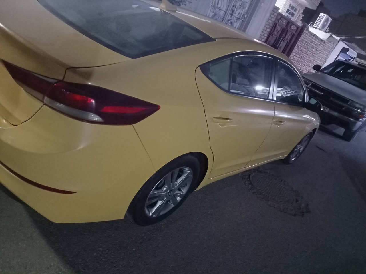 سلام عليكم النترا موديل 2018 امريكي حادثها باب وجاملغ نفسه معمر بلادي  مواصفات عاديه رقم بصره وعنوان سياره ناصريه باقي تفاصيل علا هذا الرقم : ***********
