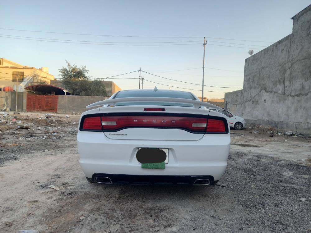 السلام عليكم 
جارجر 2014اصل 
وارد امريكي حادث جاملغ بنيد 
رقم ذي قار الانكليزي 
مشط جديد حداديه جديده وره الكدام مكينه والكير مكفوله 
السياره استعمال شخصي ما مشتغله خط ماشيه 208الف كيلو وقابل للزياده ويل كب خليجي تدفئه تبريد شغال 
سعرها 155وبيها مجال قليل 
العنوان البصره شط العرب الجزيره 
***********واتساب البصرة, العراق
