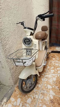 دراجه شحن للبيع مستعمل قليل  ‏ملف مالها 1000 ‏سرعتها 25 ‏تمشي 50 كيلو ...