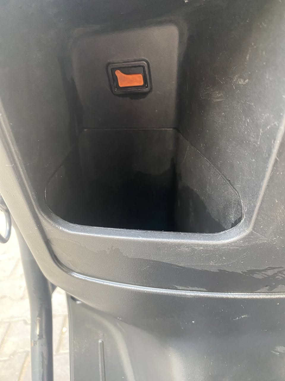 دراجه شحن
6 بطاريات
اوراقه موجوده
دراجه كامله ما بيه اي نقص 
ملف 2000
تمشي 50 كيلو بل شحنه 
دبل إشاره 
ضوه عالي ناصي 
بك R
3 سرعات
نضافه 90 من 100 
بطارياته تمشيك اقل من شهر 
سعر 500قفل 
شاحنه وياه هديه
بصمه وياه تشغيل عن بعد او تقفل او تفتح 
عنوان بغداد ساحة عدن
اي استفسار تفضل خاص


**إذا كنت صاحب هذا الإعلان وتريد حذفه لأي سبب، رجاءا أرسل رسالة إلى الدعم الفني**