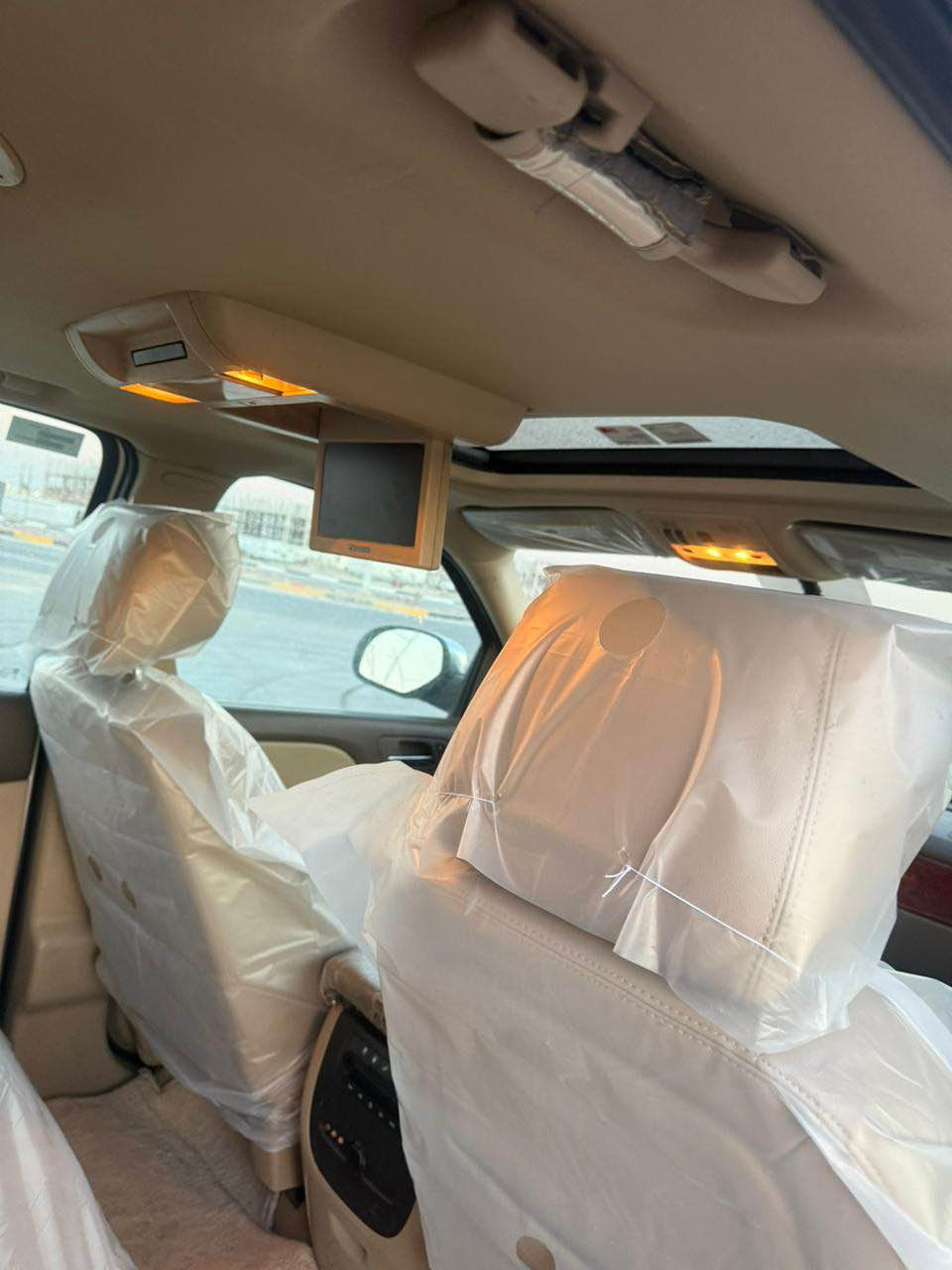 سلام عليكم تاهو ادوات حاويه مكفوله كص وضربه وفتح صبغ مكانات تجميلي موديل2013 ماشيه 170الف خليجيLTZ مكانه بلبصره هاتف*********** Singapore
