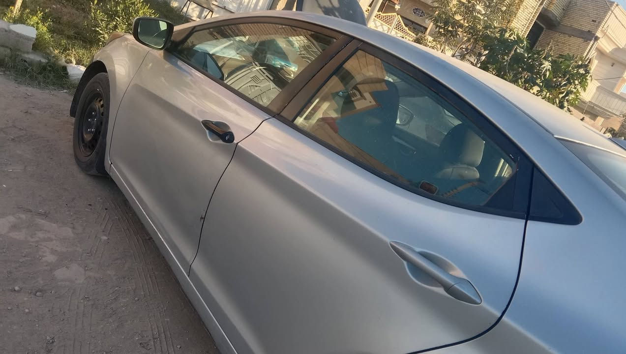 سياره النترا موديل ٢٠١١ رقم دولي كربلاء بيهه قطع صبغ محرك دوش ١٨٠٠ لون سلفر تدفئة تبريد  تحويل مباشر السعر ٩٥ بيهه مجال  ***********
