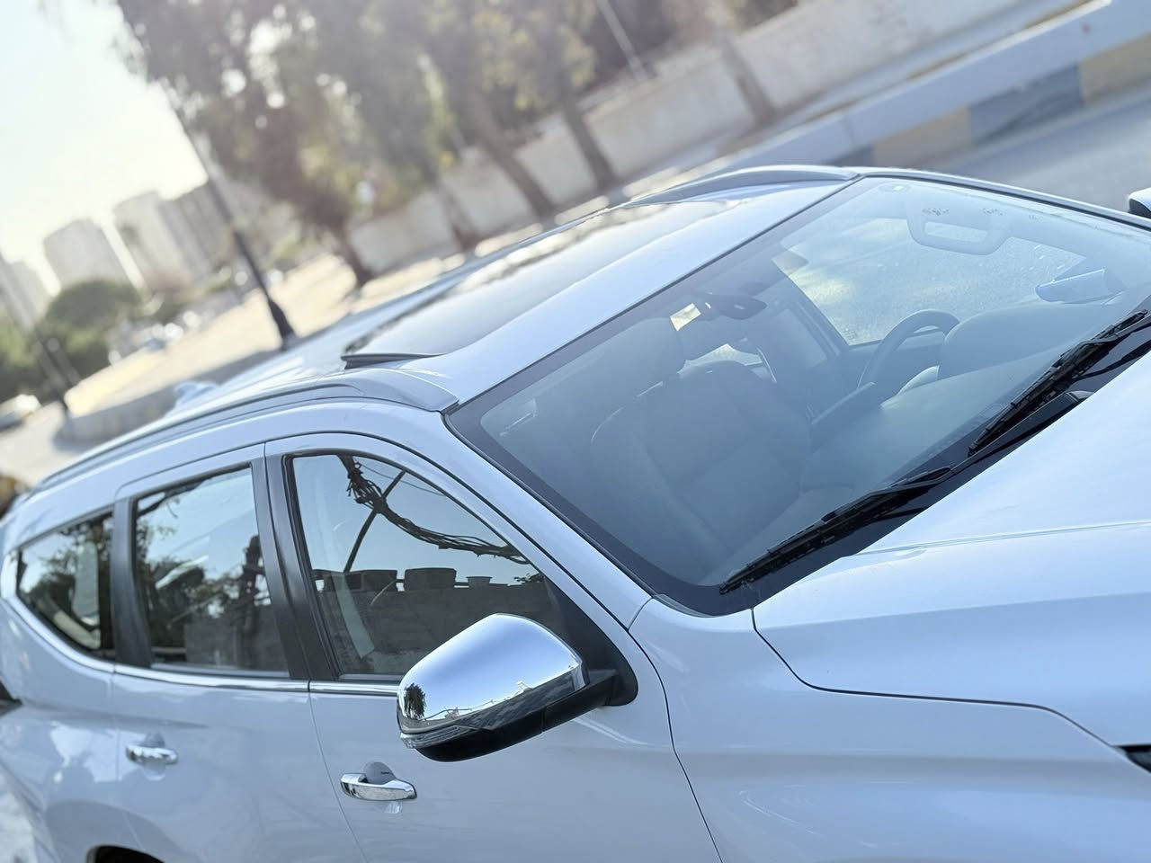 باجيرو جديد مماشيه
مونتيرو سبورت  موديل 2020 
ماشيه 28 فقط بعدها بالضمان 

ناقل حركة أوتوماتيكي وعادي تبترونك
كشن السايق كهرباء 
نوع الوقود هو البنزين
محرك سعة 6 سلندر
حجم المحرك:3000cc من نوع المايفك ينطي اداء محرك 3500 نفس القوة الحصانية 
نظام فرامل ABS
تكييف مركزي ثلاثي المناطق
جنوط من الألمنيوم قياس 18 بوصة
مدخل AUX/Audio
تقنية البلوتوث
نظام التحكم في نظام الدفع
ظام تثبيت السرعة
الدخول بدون مفتاح
حساسات الركن
قفل مركزي
مرايا كهربائية
نوافذ كهربائية
زر تشغيل بصمة
شاشة مركزية
جناح خلفي
شاشة عرض رقمية دجيتل 
اعلى فئه بالسبورت 

للاتصال ***********
السعر 238 بيها مجال

رقمها اربيل الجديد بأسمي
