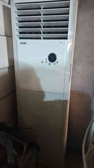 سلام عليكم
ثلاجه جديدة شرط استعمال قليل 750 الف 
سبلت 1 طن  انڤيرتا استعمال شهرين 600
سبلت 3طن كنتوري جديد استعمال قليل 800

كراده 

***********
***********
