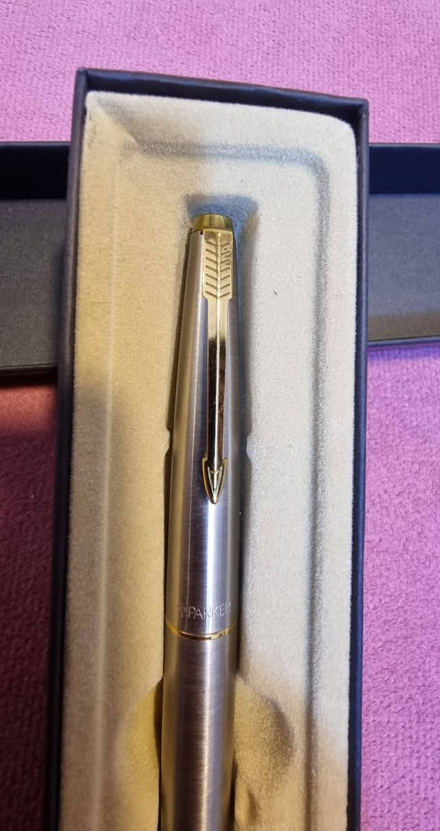 السلام عليكم قلم حبر باركر للبيع  سعر 55 الف


**إذا كنت صاحب هذا الإعلان وتريد حذفه لأي سبب، رجاءا أرسل رسالة إلى الدعم الفني**
