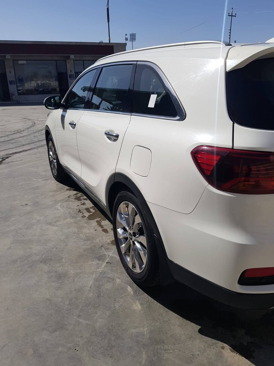 > للبيع كيا سورنتو 2020 وارد خليجي رقم بغداد

ماشية فقط 106 ألف كم
محرك 3500 سي سي، V6، قوي ونشيط
تبريد ممتاز (ثلاثة خطوط تبريد)
فول مواصفات ما عدا بانوراما
بصمة تشغيل ودخول، شاشة، كشافات LED، كاميرا خلفية، ، مثبت سرعة. مقاعد جلد
السيارة مكفولة كفالة عامة 
السيارة جاهزة وما تحتاج صرف ويوجد سونار عدد 2 للسيارة

السعر المطلوب: 289 ورقة قابل للتفاوض
الموقع: بابل – قضاء المسيب
للتواصل: *********** 
(غير متواجد على الانترنت فقط رقم الهاتف)
