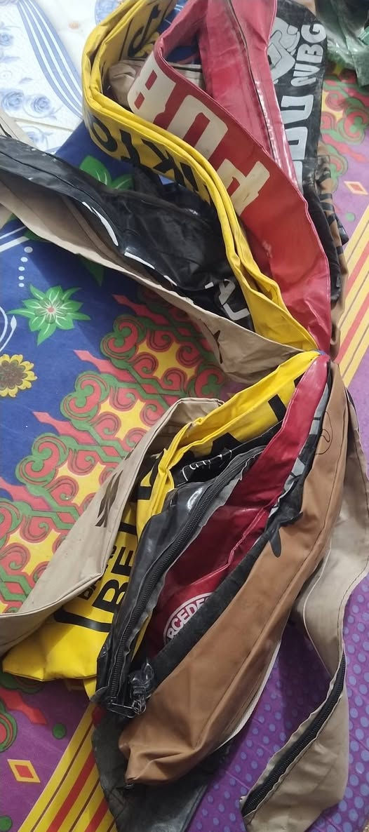 شباب السلام عليكم عندي اغراض للبيع  ***********
