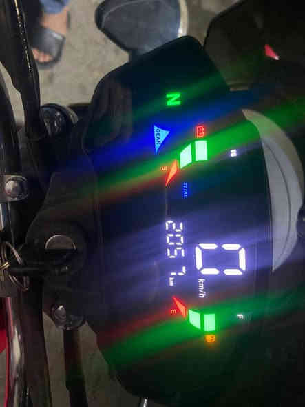 السلام عليكم دراجة سونك جبلي ماكس وان اوراق كاملة مكفولة كفالة عامة اخذ وافحص وشوف زيرو ماشية بس 2000 مثل مموضح كدامك بلصور رايدها ب1.500 بيها مجال قليل حك الجية مكاني بغداد مدينة الصدر الكيارة رقمي ***********
