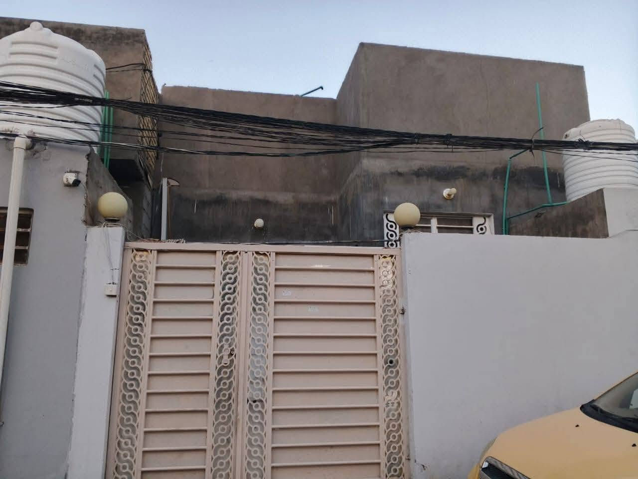 السلام عليكم
بيت للبيع في الكوفه حي ميسان  قرب سكله الكرعاوي  طابو زراعي سند 25 الأساس صب كونكريت 
بيت كامل مكمل مكفول من كل جوانب 
مواصفات البيت مساحه البيت 100م 
غرفه+ صاله + استقبال + مطبخ + صحيات داخله وخارجيه +منور + طارمه صغيره 
وايضا ارضيه بورسلين + جدران سيراميك كامل مكمل كلشي بناء حديث مال جناي . 
للاستفسار مراسله الصفحه او رقم 
‏***********
