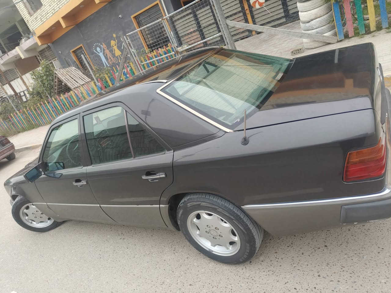 السلام عليكم مارسدس دب للبيع موديل 1991 مكفوله من ضربه عل وضع شركه مكينه وكير  وحداديه بلاد تبريد ثلج سياره جاهزه من كلشي رقم بابل بيه مكانات قليل صبغ كهربائية كله شغال سياره مال جناي السعر 78 بيه مجال بسيط تصال عل رقم
*********** مكاني بابل 

..
