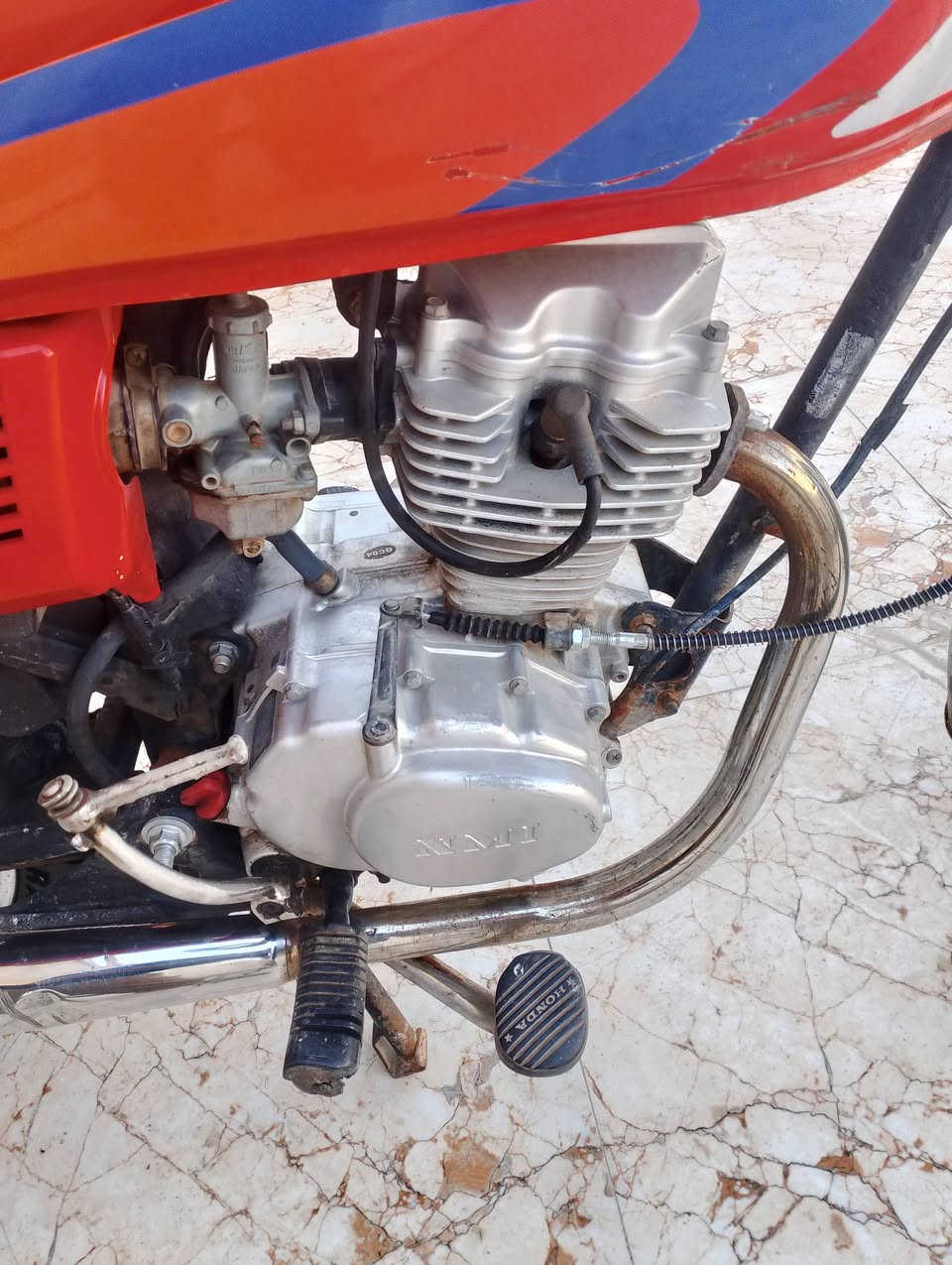 السلام عليكم ورحمة الله وبركاته
دراجه ايراني 2020 مرقم كفاله عامه برغي مامفتوح بيها دراجه نضيفه كلش نضافته شوفة عينك راعيها يريد تحويل تاخذها يوم ثاني داور ماتبقه باسم راعيها سعرها مليون و300 وبيها مجال للشراي واني خادم. مكاني ميسان حي الحسين 

رقم الهاتف ***********
