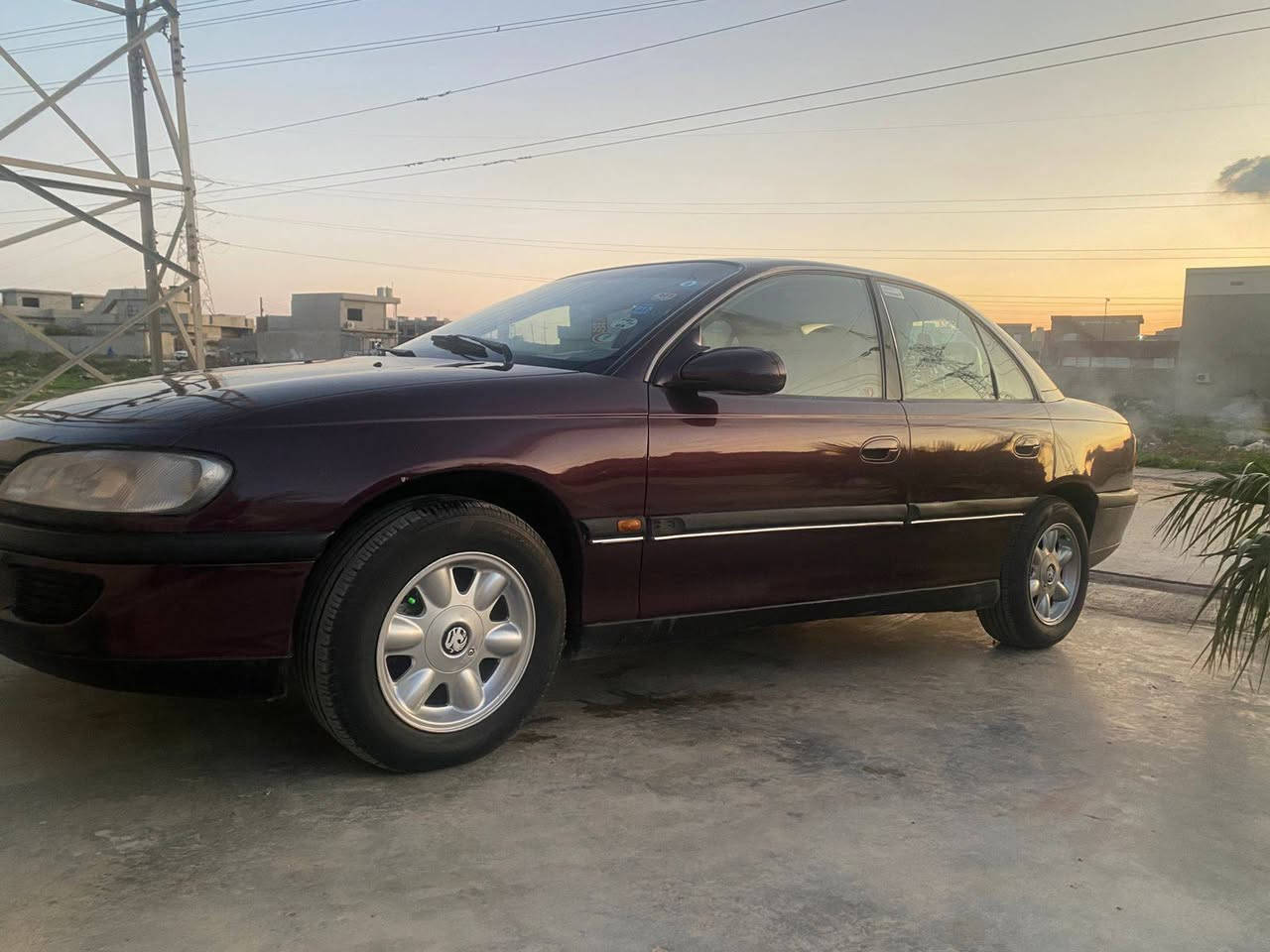 اوبل موديل 1994 محرك 20 كير اوتماتيك فول فول
جوم كهرباء 
رقم كركوك سنويه منتهيه  شرط تحويل 
هزه جديده 
بطاقه بانزين بيه 
تبريد 🥶نقص كوبريسر 
بدون ضربه كل جسمه عل بلاد 
كلير لجماليه فقط 
سعر 38$ بيه مجال بسيط 
***********
