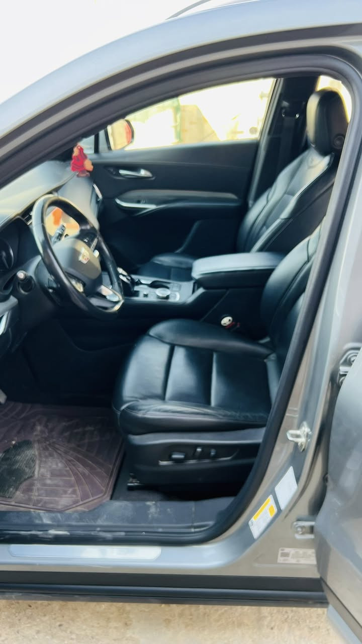 سلام عليكم سياره البيع وراد امريكي
سياره نوع سياره كاديلاك Xt4

ضربته بنيد وجنطه وره والباقي كفاله سياره مديل 2023فول موصفات

سياره حلوه

وهاذ رقم واستفسار/.

***********
