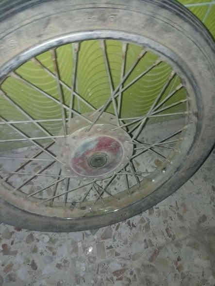 السلام عليكم غراض درجه البيع تانكيات،ثنين،،تايرت،مال،ربعه،كير،،2
تاير،ستوته،كامل،منفوخ،،بش،تشده،،،
ماصطبات،2 مامشدوتات،شاهد،الله،،+تاير،مال،ستوته،كدام،نضيف، 
سعرهن،150،بيهن،مجال،قليل،،الشراي،***********،،هذه،رقمي
