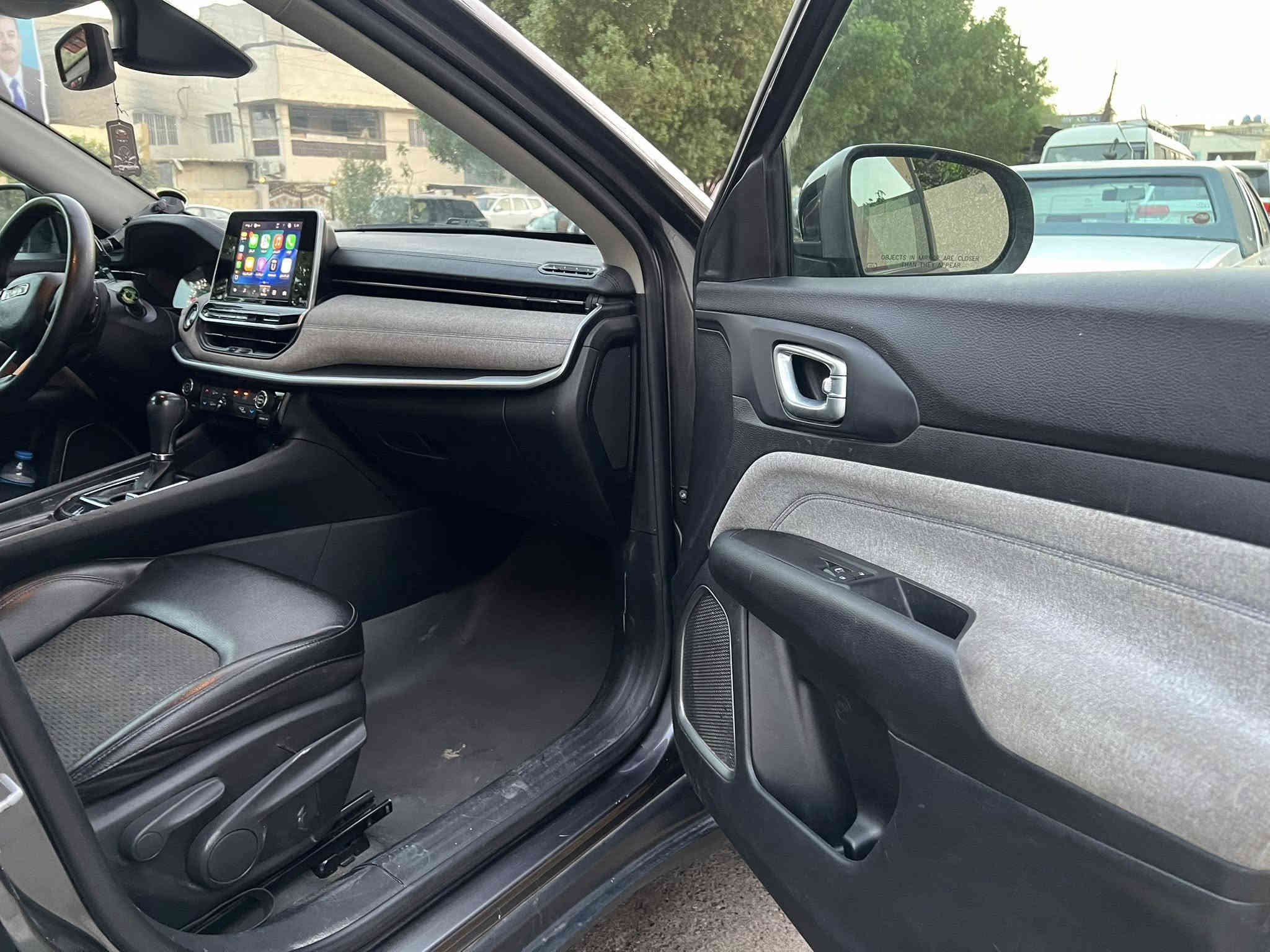 مالمستعجل اخذتها ب 179 رايدها ب 155 بيها مجال مستعجل جداً *********** شارع فلسطين 
🔥 للبيع فوراً: جيب كومباس 2022 – شبه جديدة! 🔥

🚗 المواصفات:
 • 9 سرعات أوتوماتيك ✅
 • فور ويل 4×4 ✅
 • سايد بريك كهرباء 🛑
 • رادار أمامي ونقطة عمياء 🔔
 • شاشة كبيرة مع CarPlay و Android Auto 🎶
 • 5 مقاعد واسعة + شنطة كبيرة 🧳
تبريد قطعتين 

💪 السيارة شبه جديدة، عداد قليل، 

📞 للتواصل بسرعة: (*********** )
