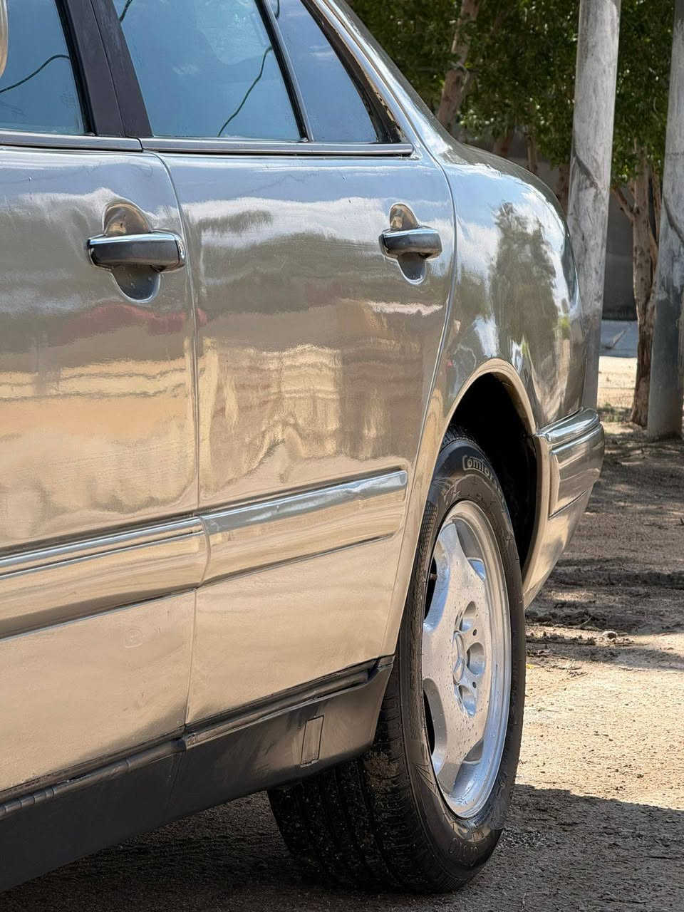 سلام عليكم سياره للبيع نواع مرسيدس ام عيون موديل 95سعر 75بها مجال واي استفسار اتصل على رقم ***********
