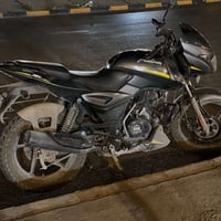بولسر نيون • ١٥٠ • ٢٠٢٢