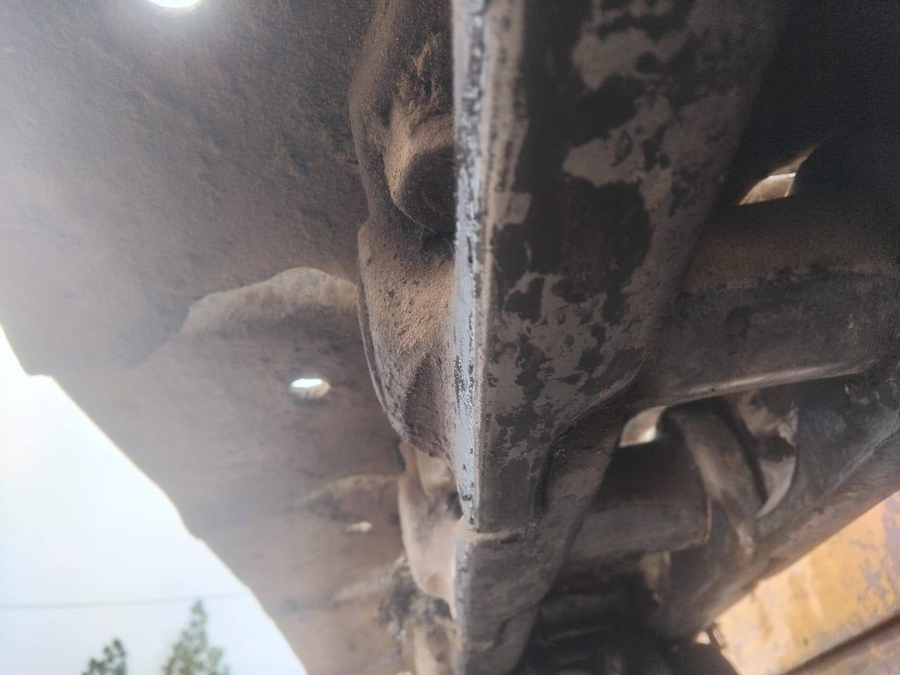 سلام عليكم البيع بلدوزر موديل ٨٢ رقم بغداد لماني كير محرك مكينه جاهزه لشقل ***********
