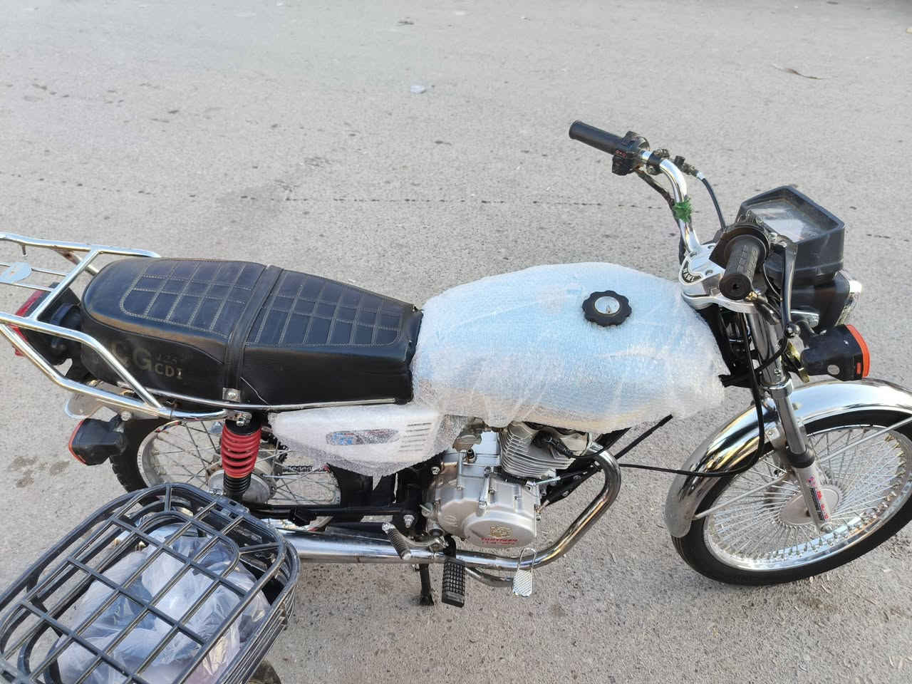 دراجه تایکر کهرباء يشتغل موديل 2021 سعر 400 وبي مجال الطيبين
***********
