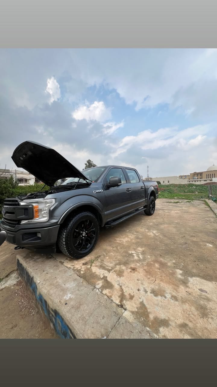 فورد ف ١٥٠ موديل ٢٠١٨ مواسفات  4x4xlt v8 تنها دوو بستى سبوخ و يه ك بستى تحديله پيشو پيشت كه پس مكينه كراوه 
مواسفاتى كوشين كارباى كوشين هيتر  سكليتر موتحرك بريك بسمه كاميره شاشه گه وره دبل اكسل گير له حه رز شغال جه ند مواسفاتى تر
نرخ 210$
***********
فوردf150 مواصفاتxlt  دفع روباعى 4x4 محركv8 50lt 
صبغ شبرين تعديل بارد شبر مكينه مفتوحه خلفي و امامي كبس بدون دواخل بدون ايرباك 
مواصفات 
الكشن تدفئه 
الكشن كهربائي 
شاشة جبيره 
الكاميره خلفي
الحساسات خلفي 
الگير طرح 
شغال وباقي المواصفات…
السعر ٢١٠$
