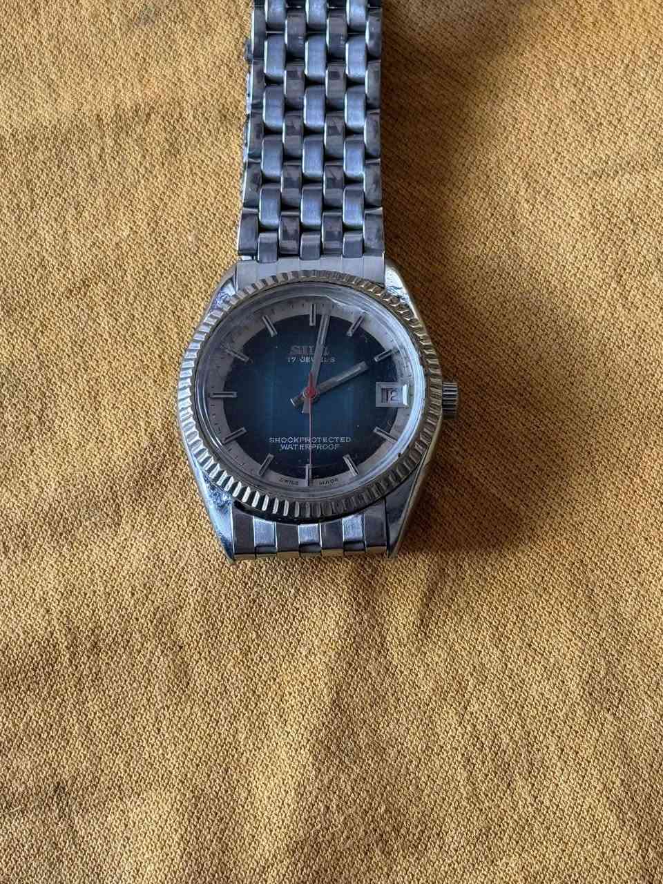 مجموعة ساعات للبيع
تكويك سويسري
عدد 15
نظافةممتازة
كلهم شغالين 
الاسعار مختلفة 
يوجد توصيل لجميع المحافظات 
***********
