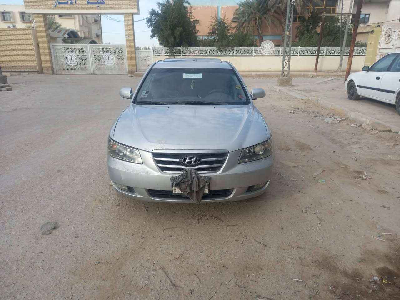 سوناتا ٢٠٠٨مكينه ٦ بيها قطعتين صبغ سيارة كيرمكينه تبريد حداديه كله جديد رقم نجف بس صاحبه استفسار أكثر *********** مكانه ديوانيه اني مكلف بل نشر
