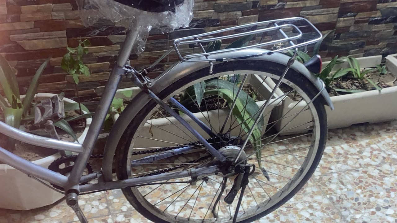 سلام عليكم البايسكل لبيع البايسكل نظيف السعر 80وبي مجال الطيبين الرقم(***********)واتساب
