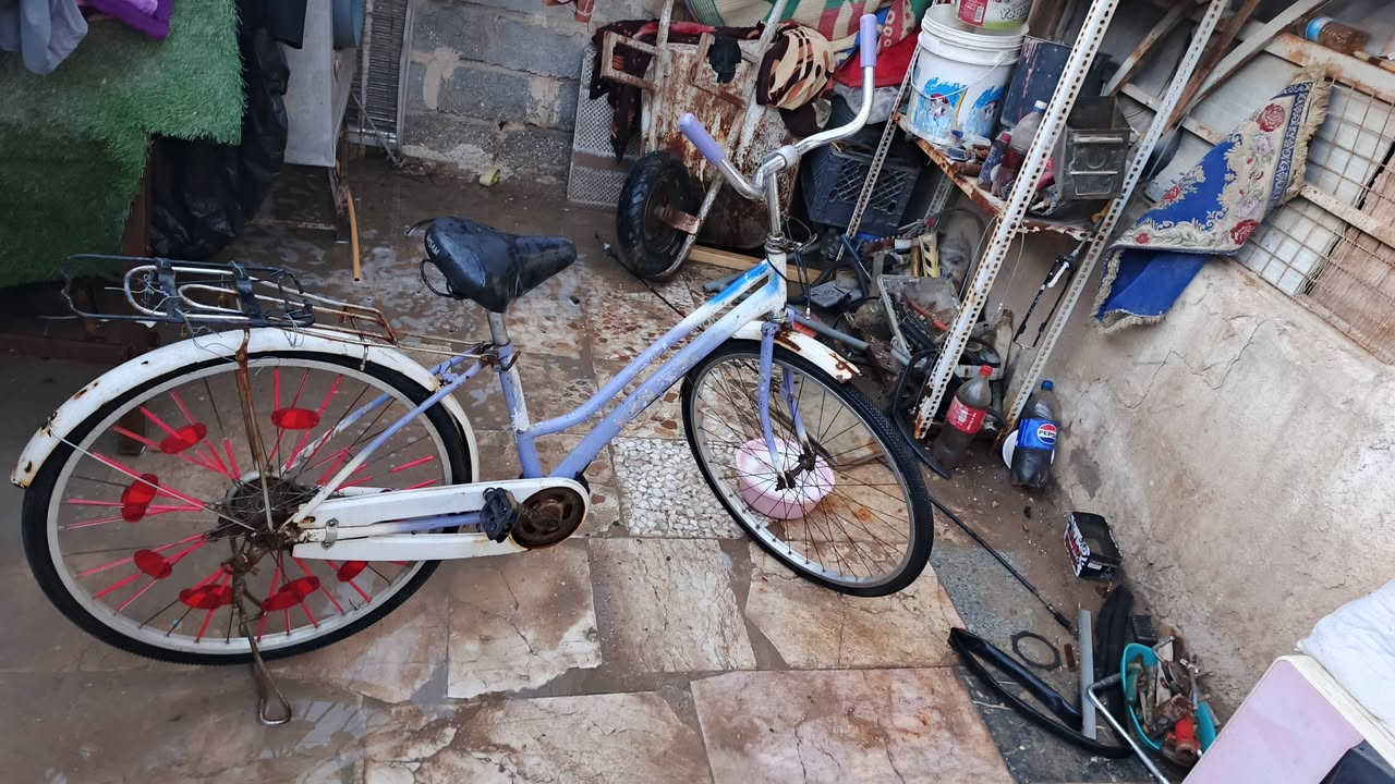 سلام عليكم ورحمة الله وبركاته بايسكل ياباني سعر ستين60وبيه مجال مكاني كربلاء فريحه ما نقصه شي بس بريك ويده بريك للاستفسار ***********
