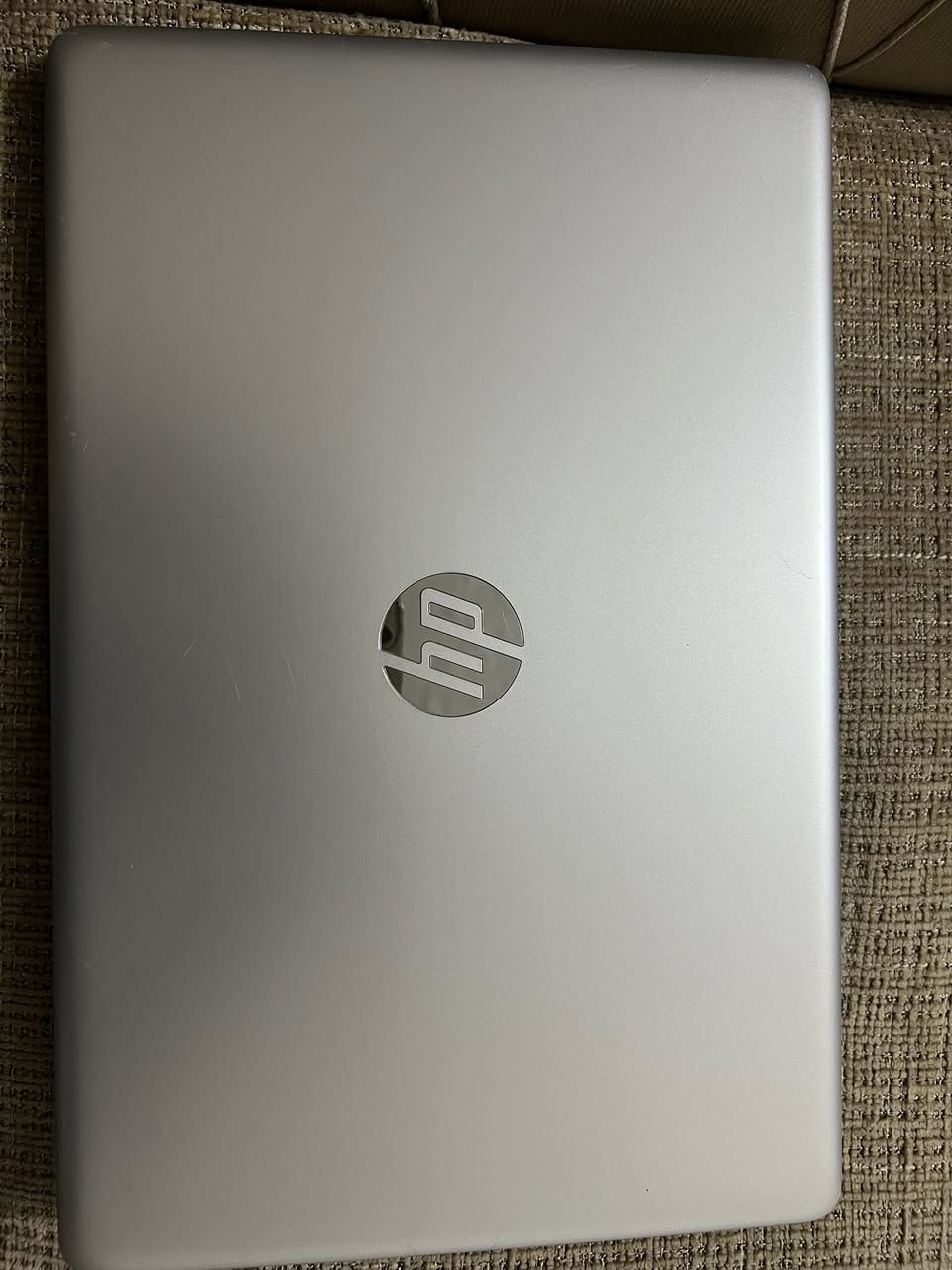 للبيع لابتوب HP بحالة جيدة
💻 الموديل: HP Laptop 15-da2xxx
⚙️ المعالج: Intel Core i7-10510U
🧠 الرام: 16GB
🖥️ النظام: Windows 10 Enterprise
🏷️ اللون: فضي

💰 السعر: (500)

📱 واتساب فقط:***********
