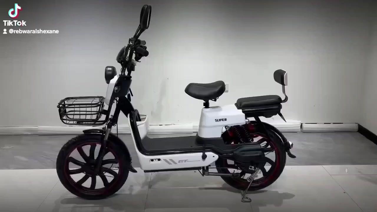 دراجات كهربائية ( شحن ) 
1-حجم 20
2-البطاريات عدد خمسة(5) كبار/60 فولت 20 أمبير من ماركة Tianning +A و هي أفضل أنواع البطاريات 
3-تمشيك 45-50 كم
4-حجم الملف 800 واط 
5-يتحمل وزن 200 كجم
6-السرعة القصوى 99 كم/ساعة
7-شاشة LCD ديجيتال
8-تثبيت السرعة
9-أربعة گير 
10-بصمة تشغيل عن بعد عدد اثنان 2
11-مفتاح تشغيل (سويج) عدد اثنان 2
12-مصباح أمامي (لايت)
13-حجم الإطارات عريض 20.275
14-بلوتوث مع سماعات 
15-حامل هاتف مع منفذ للشحن الهاتف 
16-دبلات خلفي عدد 4 و الامامي عدد 2
17-شارات خلفي و أمامي
18-مرآت جانبيه
19-شاحنه ذكيه
20-نظام ذكي إنذار و يقفل عند السرقة
21- الألوان المتوفرة-أبيض (⚪) أسود (⚫) ماروني (🔴)
نظام أقساط متوفر للموظفين و متقاعدين و الرعاية على مصرف الرافدين 
خدمة توصيل للمحافظات متوفر 
 م/ *********** واتساب
م/ *********** واتساب
و الأسعار مكتوب على قناة واتساب 👇👇👇
https://whatsapp.com/channel/0029VbCL9iqJ93wQ9UrVVo3d
