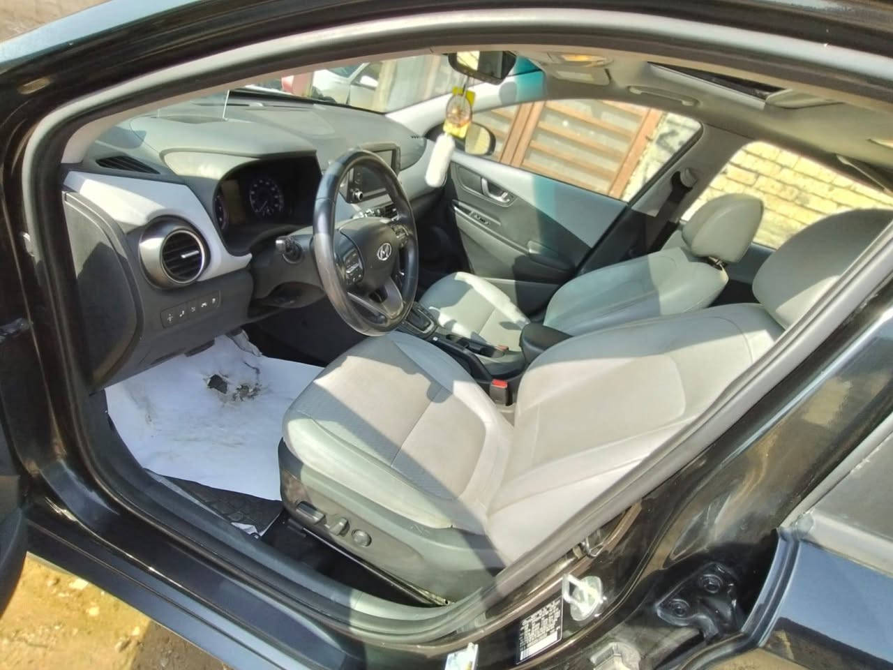 للبيع سياره موديل ٢٠٢٠ وارد امريكي صور حادث سابقا وبعد  سعر ١٣٥ مكانها الامين ***********
