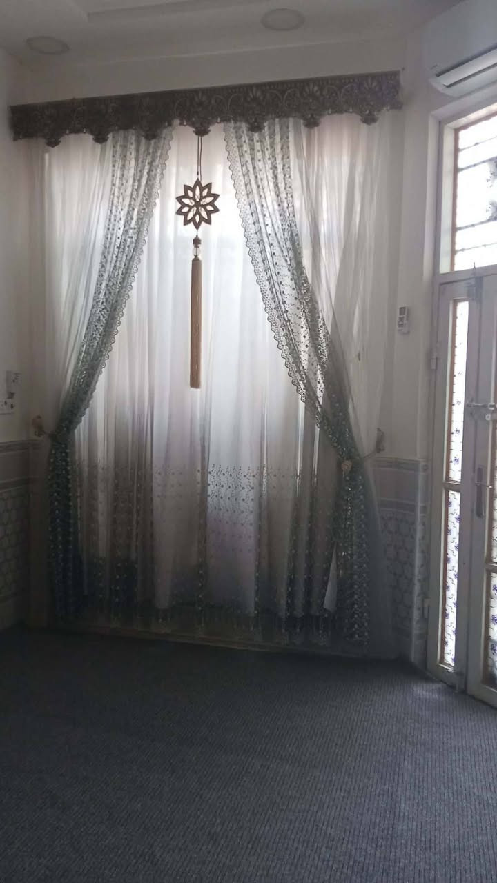 ياالله
سلام عليكم
البيت البيع طابو صرف
مساحه ((100)) متر طولاني
البيت طابق واحد ومسلح حديث
يحتوي على استقبال وصاله مطبخ وغرفة نوم صحيات داخليه وصحيات خارجيه
الماجديه سيد جميل قرب شارع ((20)) 
سعره ((70)) وبي مجال استفسار اتصل🗣📲📞 ((***********)) 
((***********)) اخوكم أبو عراق...
