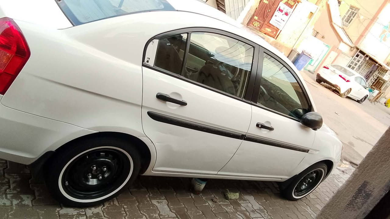 اكسنت موديل 2008
بيه فقط صبغ مقدار خمس اصابع بالخشم مال البنيد ومرشوش صبغ و الباقي كفاله عامة واحلى من الصور
مكينه 1400ومحوره1600
السعر 85وبيه مجال 

***********
