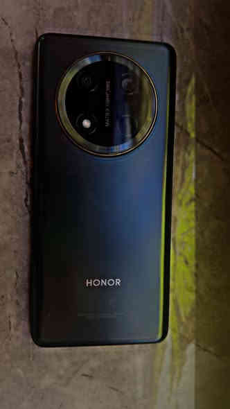 السلام عليكم ‏تلفون HONOR X9c
‏أخو الجديد  كامل ملحقات  
‏ ذاكرة 256 
‏سعره 300 قفل  عنوان السيدية 
***********
