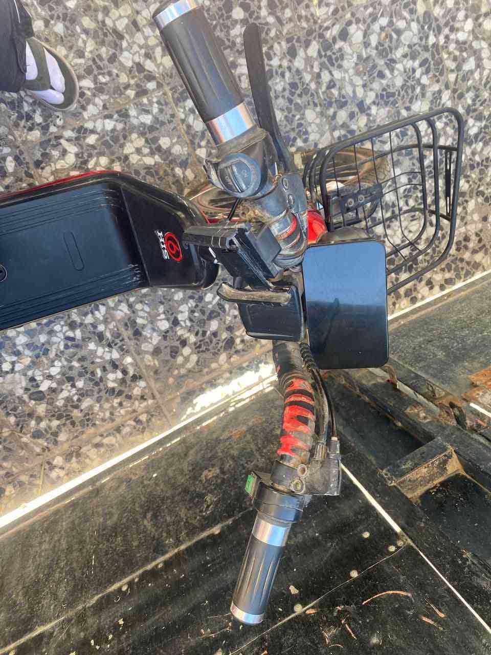 السلام عليكم دراجه شحن للبيع اي نقص مابيها فقط بطاريات حجم 16 كلشي شغال السعر 110 وبي مجال للطيبين


**إذا كنت صاحب هذا الإعلان وتريد حذفه لأي سبب، رجاءا أرسل رسالة إلى الدعم الفني**