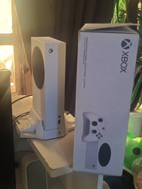 اكس بوكس سيرز اس • شاشه ال جي ٣٢ • ١٨٠هرتز